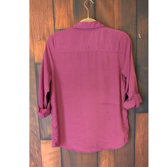 Old Navy Plum Roll Up Button Up Shirt Sz M Workwear Business Casual Preppy Fall - Picture 3 of 4